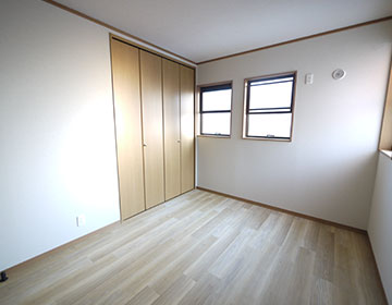 2F Room
